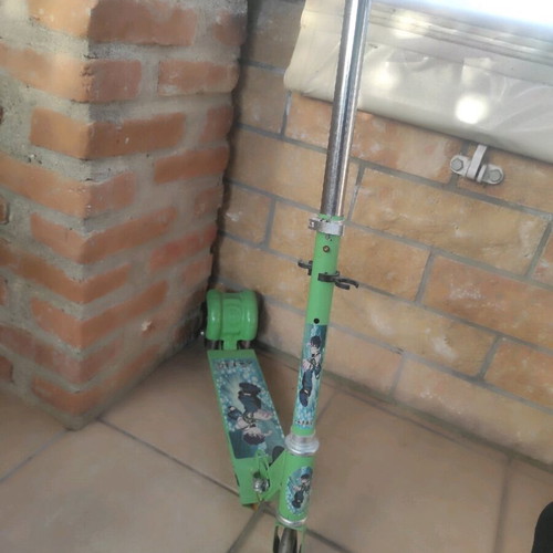 Children's scooter used in good condition