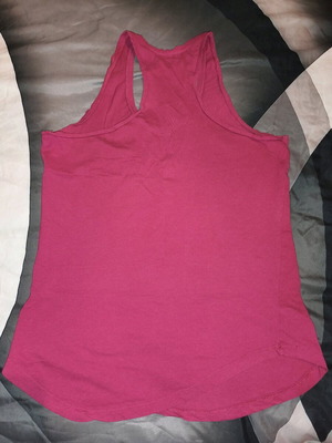 Sleeveless top like new, fuchsia, size L