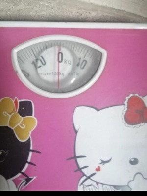 Hello Kitty Scale like new