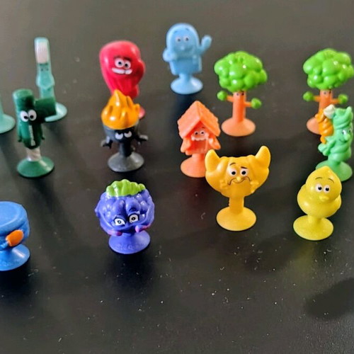 Stikeez collectible miniatures like new, set of 20 pieces