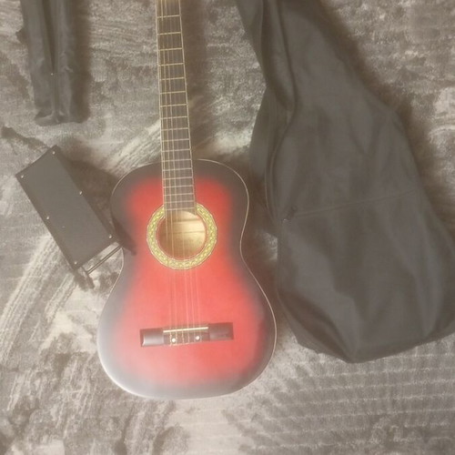 Classical guitar child size like new with footrest and case