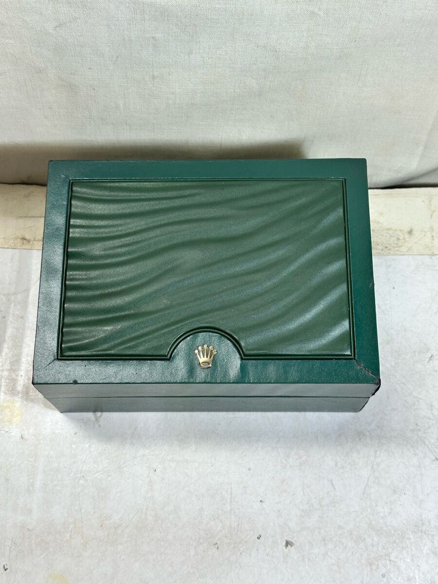 Authentic Rolex Green Watch Box Model… - € 100,00 - Vendora.cy Authentic Rolex Green Watch Box Model… - € 100,00 - Vendora.cy