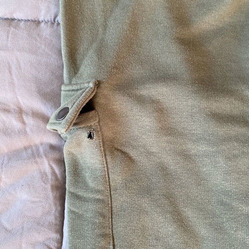 3Guys tracksuit large used, olive color with pocket tear