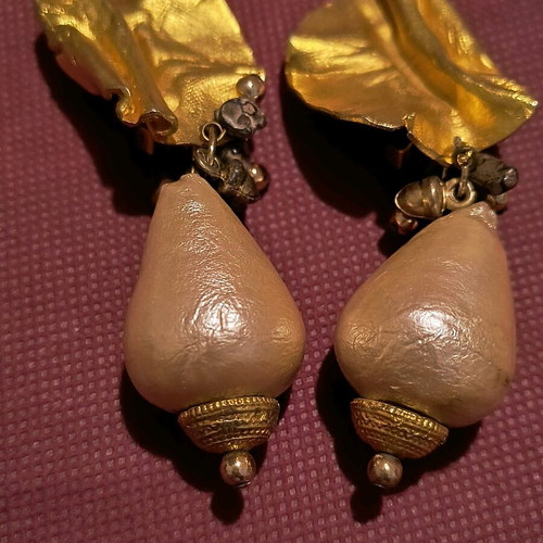 Vintage long clip-on earrings like new, impressive design