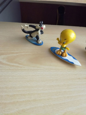 Various figures used, set of 3 pieces