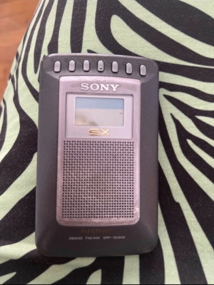 Sony portable radio used, fully functional with small batteries