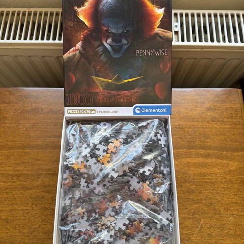 Puzzle Pennywise Clementoni 1000 pieces like new with poster