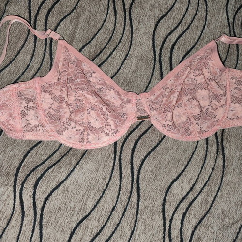 Pink lace bra size 38D new