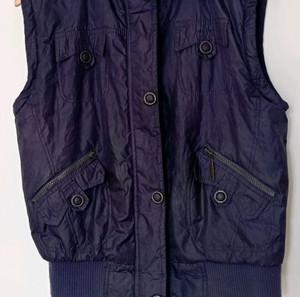 Lee Cooper, Medium