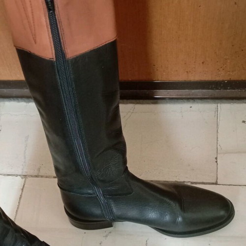Italian leather boots size 38, almost new