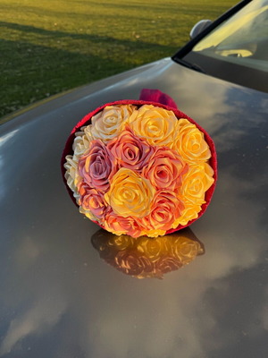 Вечен букет от ръчно изработени сатенени рози 17 броя