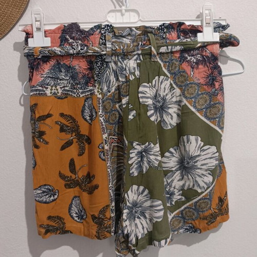 Stradivarius shorts like new, multicolor, size S