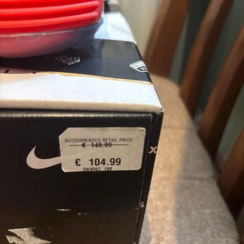 Nike Air Max 2090 sneakers new, size 43, white and red