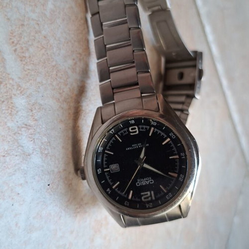 Casio Edifice EF-121D-1AVEG wristwatch, silver