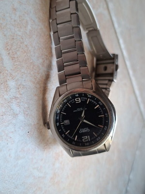Casio Edifice EF-121D-1AVEG wristwatch, silver