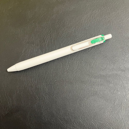 Uniball Mitsubishi One gel pen 0.38mm green new