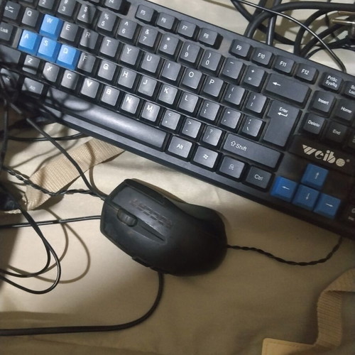 Vendo desktop computer with camera, 4 speakers and woofer