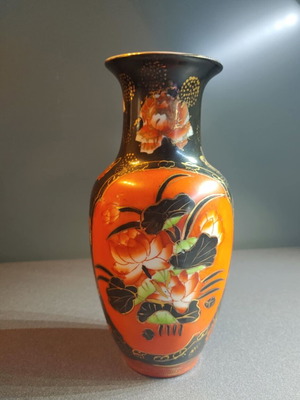 Vase like new, height 22 cm, diameter 8 cm