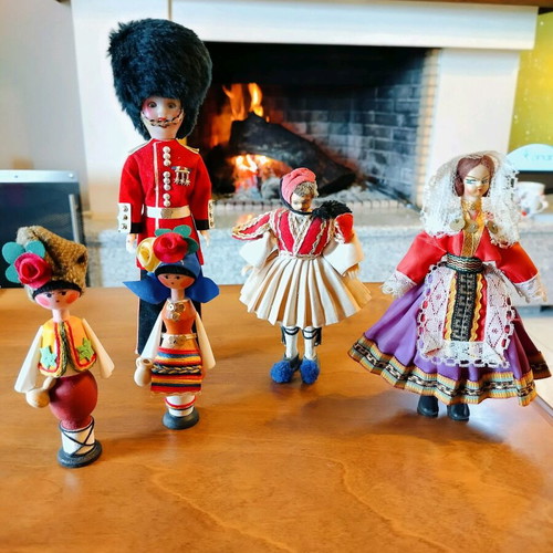 Collectible miniatures with traditional costumes like new
