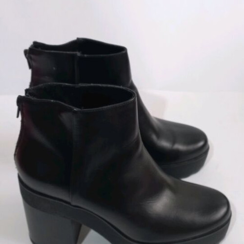 Bershka women's shoes black like new, size 39