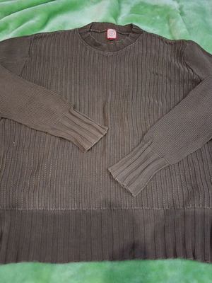 Men's woolen sweater brown like new
