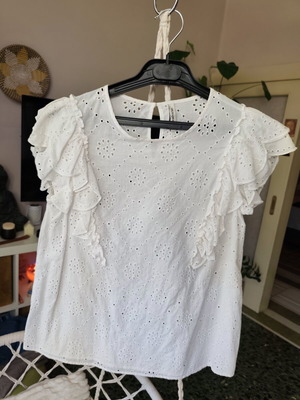 Stradivarius blouse white medium used