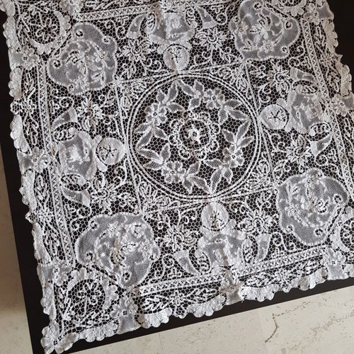 Crochet tablecloth 75×75 cm