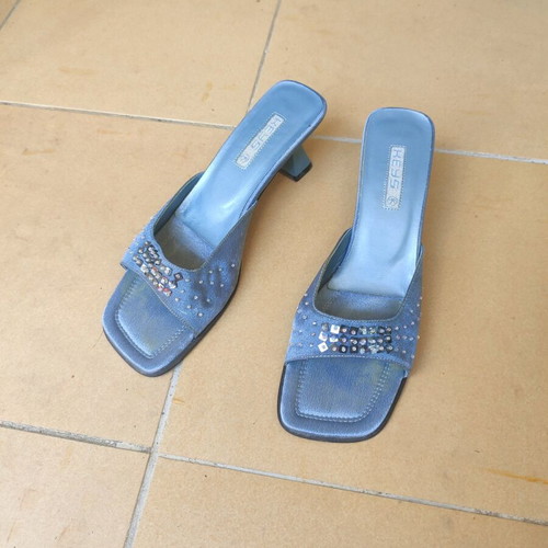 Sandals used turquoise with low heel size 39
