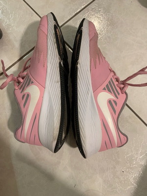 Nike athletic shoes used, size 38.5, pink