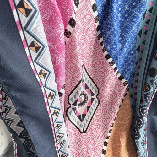 Large pareo scarf, like new, pink multicolor
