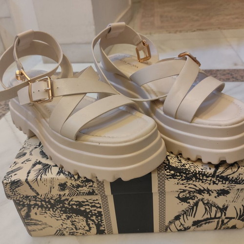 Alta Moda beige women's summer sandals like new, size 39
