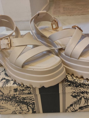Alta Moda beige women's summer sandals like new, size 39