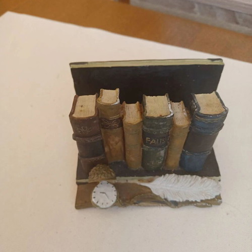 Vintage letter holder made of polyester resin