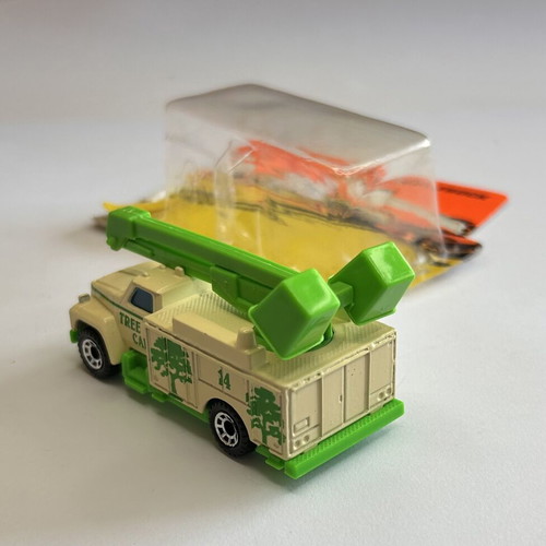 Matchbox 1993 No 74 Utility Truck Tree Care like new