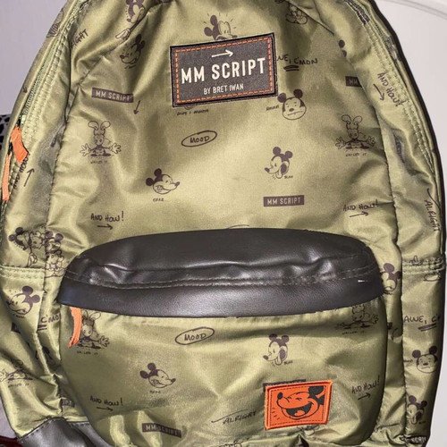 Disney backpack like new, green