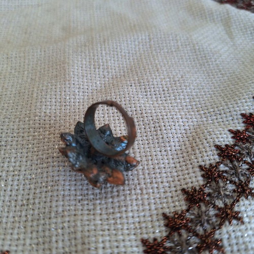 Bronze flower ring with pink rhinestones used