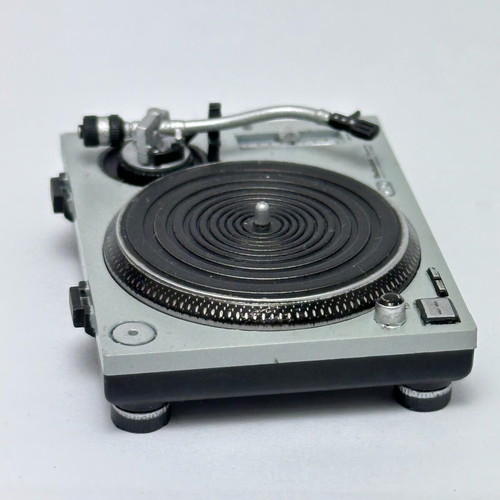Technics SL-1200 MK2 miniature turntable with cover, no needle