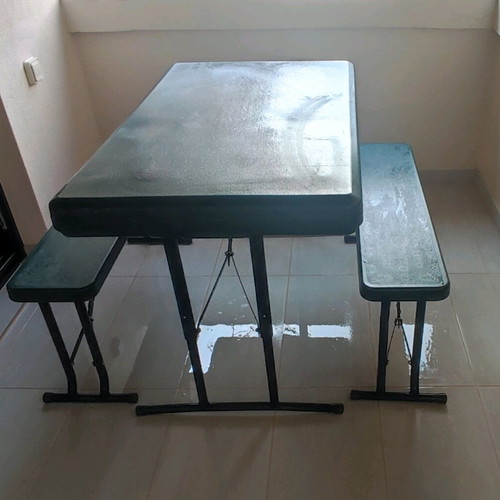 Portable picnic table with benches like new
