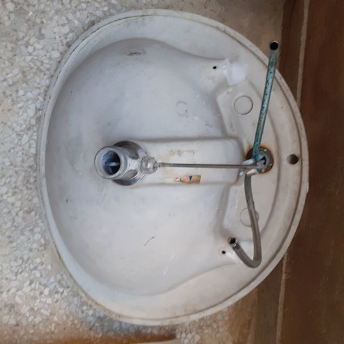 Countertop sink with faucet used, 60x50 cm