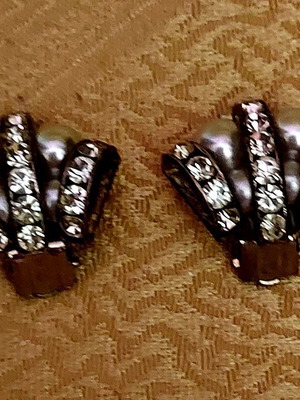 Earrings used with pearls, zircon stones, silver and gold clip-on