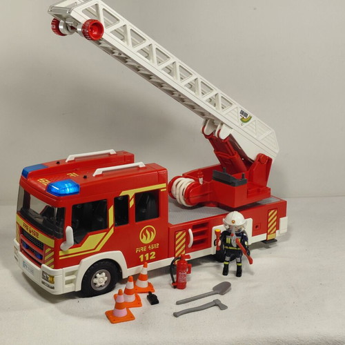 PLAYMOBIL City Action Fire Ladder Truck 5362