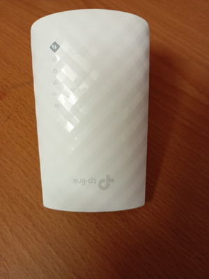 Tplink WiFi range extender used, good working condition