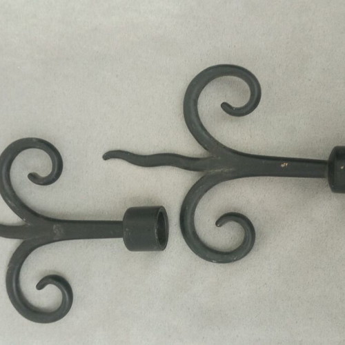 Metal Curtain Rod Ends like new, for thin rods