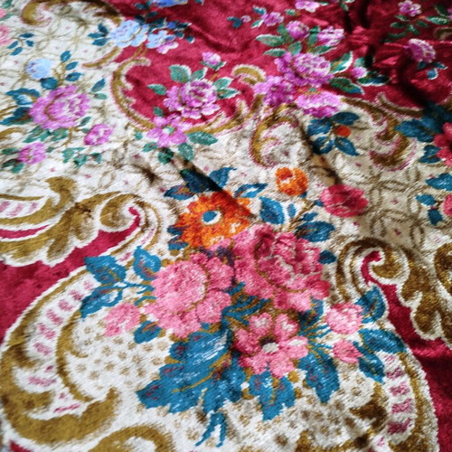 Vintage Italian velvet tablecloth like new with floral motifs and fringes
