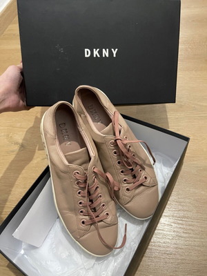 DKNY rose shoes used, very good condition