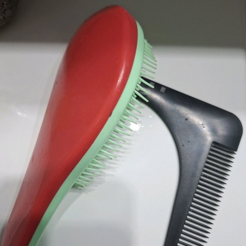 Comb set like new, 2 pieces including beard styling comb