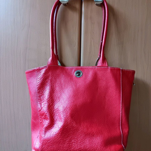 Red leather shoulder bag used with detachable wallet