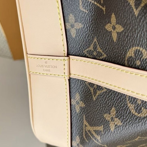 Louis Vuitton Noé Monogram Canvas shoulder bag like new, beige and brown