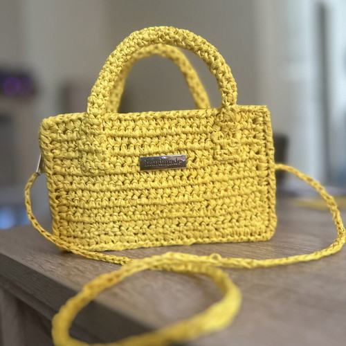 Handmade straw shoulder bag yellow