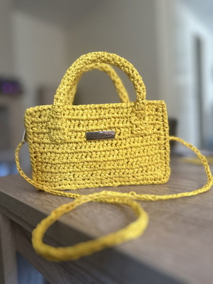 Handmade straw shoulder bag yellow